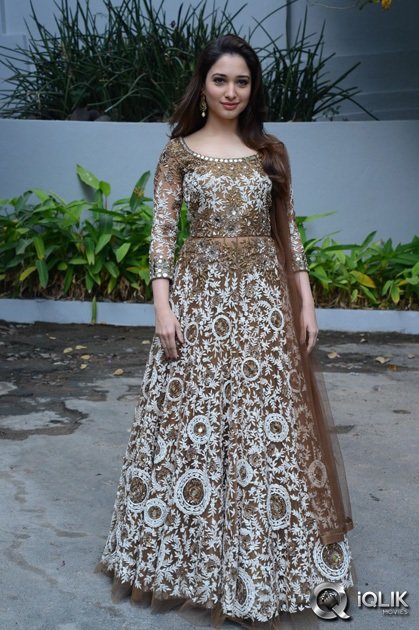 Tamannaah-at-Bengal-Tiger-Movie-Opening